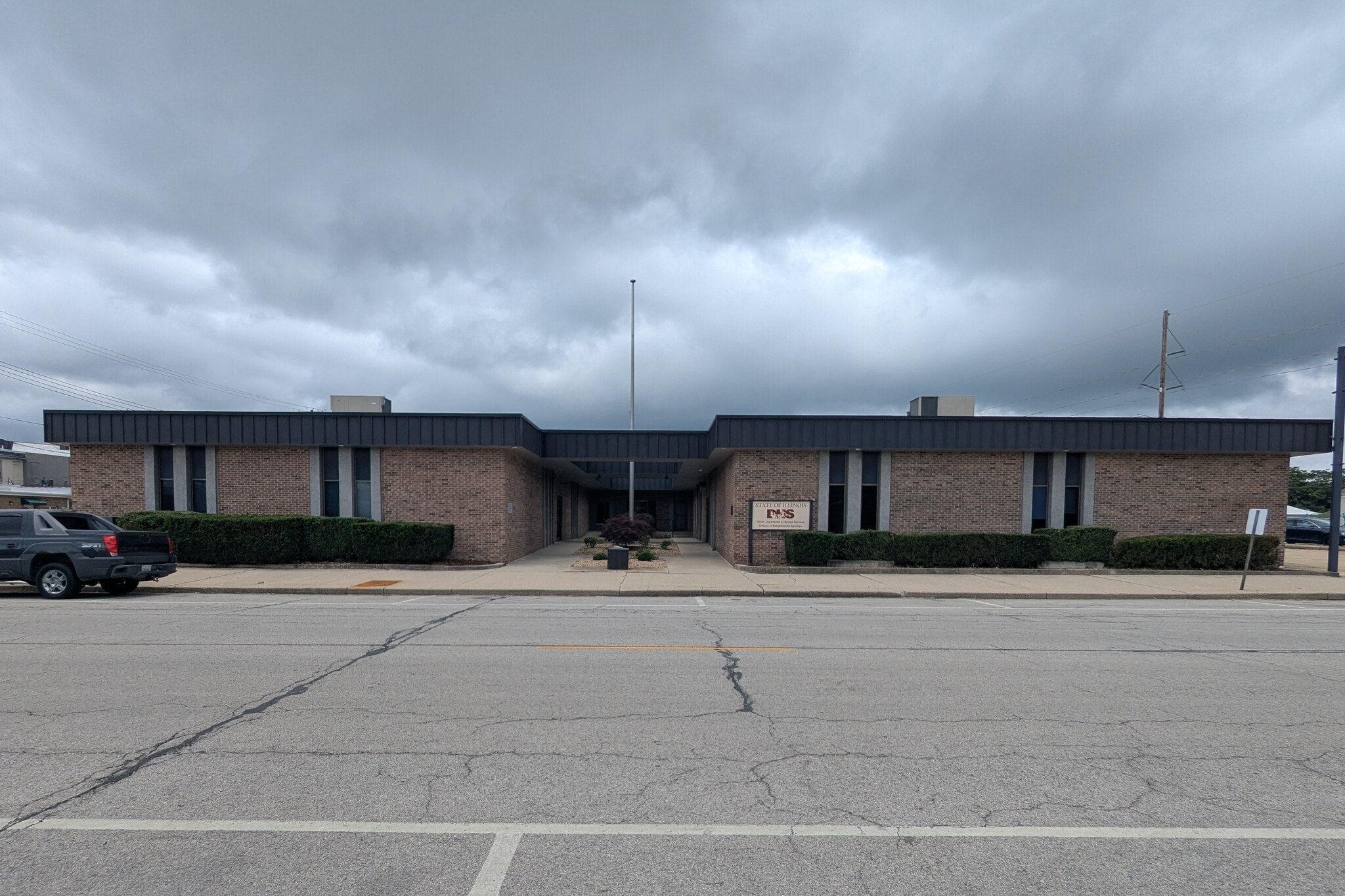 123 N 15th St, Mattoon, IL for sale Building Photo- Image 1 of 9