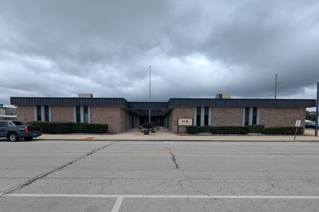 Plus de détails pour 123 N 15th St, Mattoon, IL - Bureau à vendre