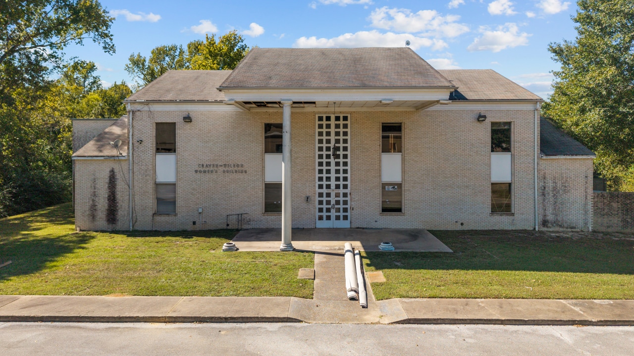 311 Tilley St, Jacksonville, TX for sale Primary Photo- Image 1 of 2