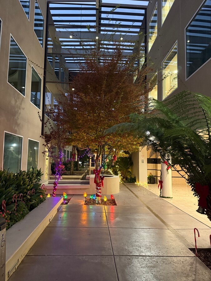 111 Deerwood Rd, San Ramon, CA 94583 - Unité 250 - - Hall d’entrée - Image 2 of 9
