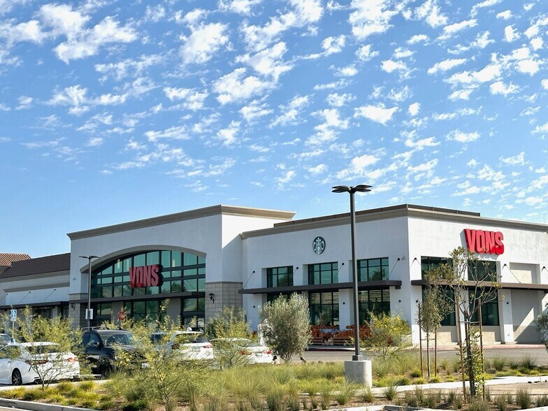 700-960 Arneill Rd, Camarillo, CA à louer - Photo du bâtiment - Image 2 de 12