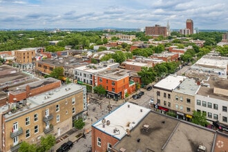 1648-1658 Av du Mont-Royal E, Montréal, QC - AÉRIEN  Vue de la carte
