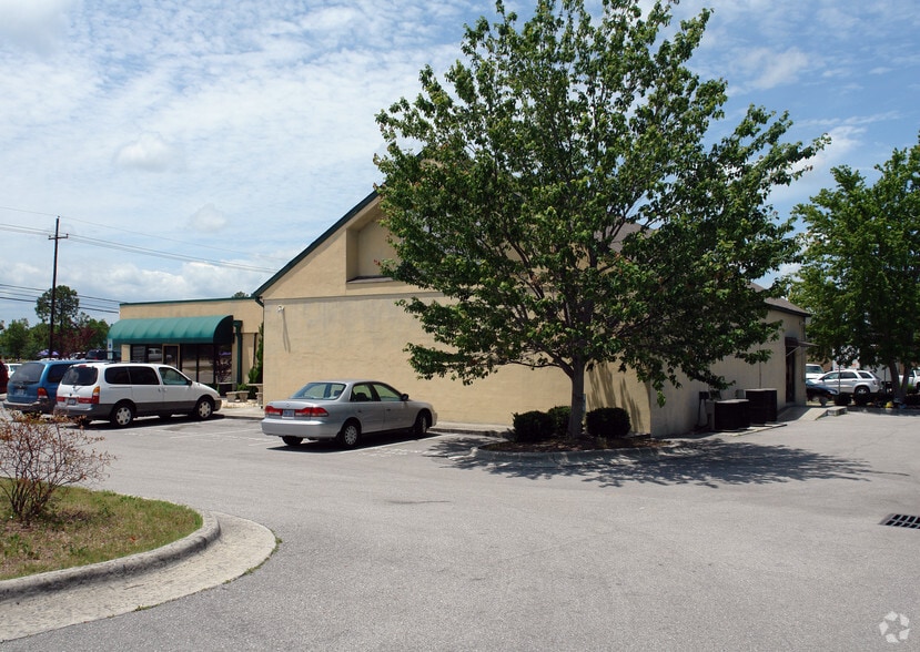 2541 S 17th St, Wilmington, NC for lease - Building Photo - Image 2 of 6