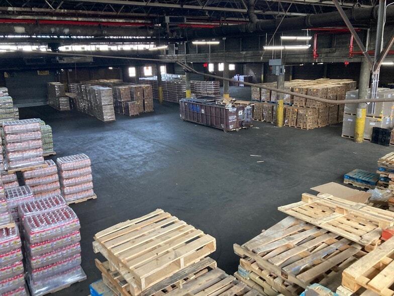 1900 Linden Blvd, Brooklyn, NY for lease - Building Photo - Image 2 of 4