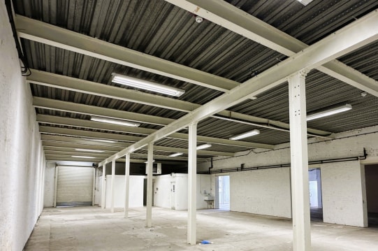 Wiggenhall Rd, Watford for lease - Interior Photo - Image 3 of 4