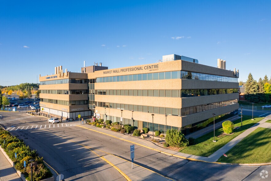 4935 40th Ave, Calgary, AB à louer - Photo du bâtiment - Image 3 de 8