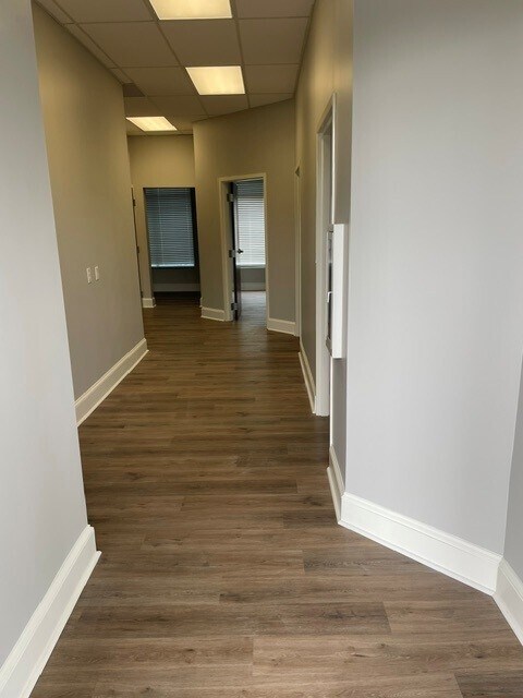 101 E Market St, Smithfield, NC for lease Interior Photo- Image 1 of 5