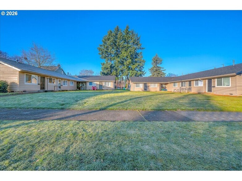 8309-8329 N Dwight Ave, Portland, OR for sale - Building Photo - Image 1 of 15