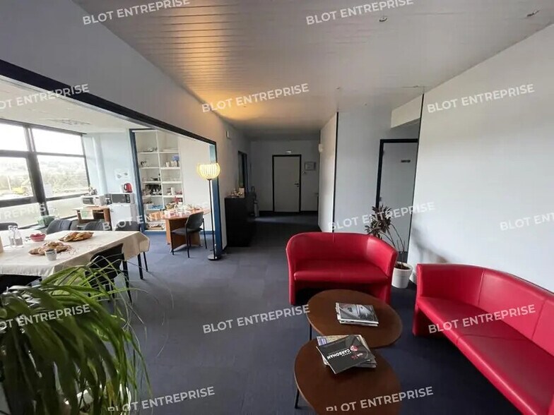 Office in Lorient for sale - Interior Photo - Image 3 of 8