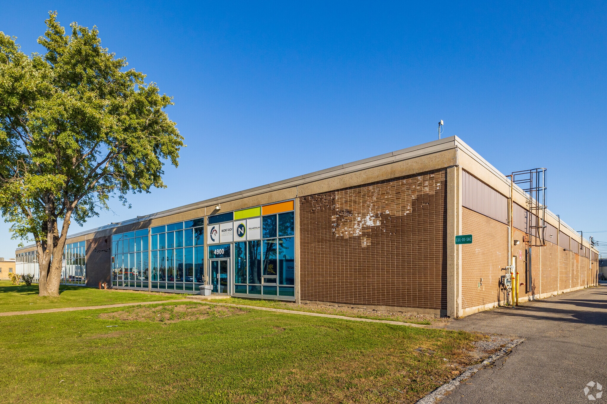 4880-4900 Rue Hickmore, Montréal, QC for lease Primary Photo- Image 1 of 6