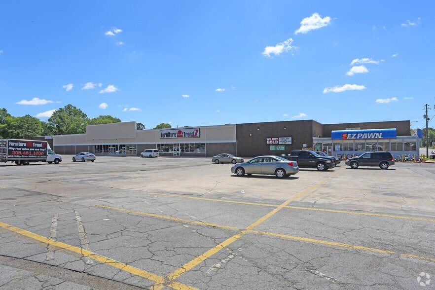 40 Phillips Dr, Midfield, AL for sale - Primary Photo - Image 1 of 2