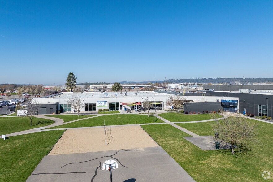 2818 N Sullivan Rd, Spokane Valley, WA à louer - Photo du bâtiment - Image 3 de 9