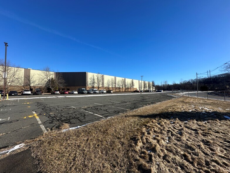 24-28 Gaylord St, South Hadley, MA à vendre - Photo du bâtiment - Image 2 de 4