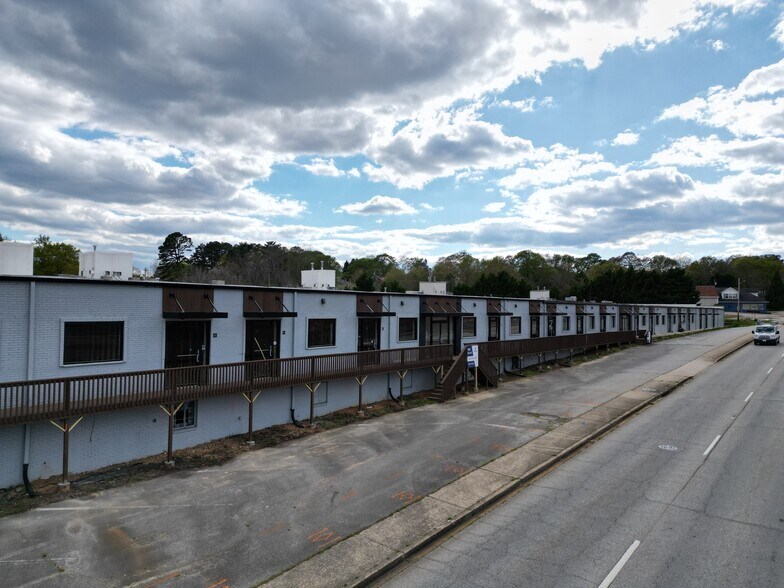 900 E Main St, Easley, SC à louer - Photo du bâtiment - Image 3 de 19
