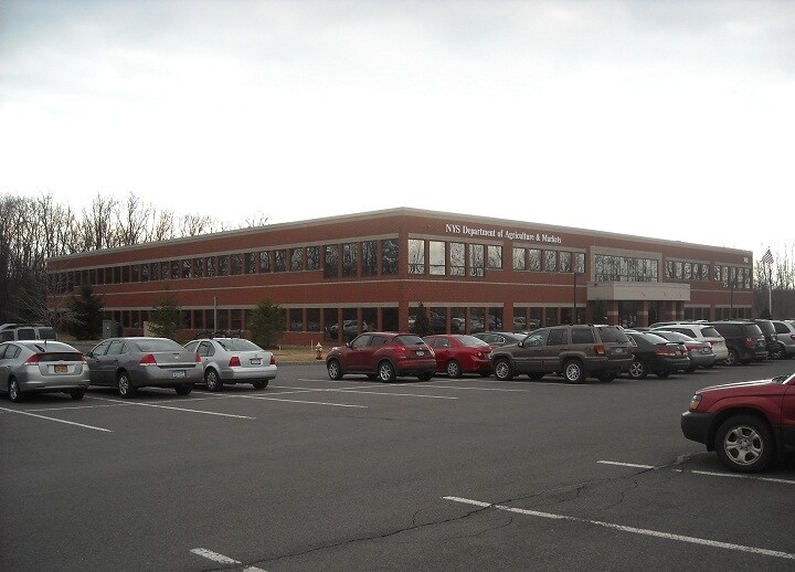 10B Airline Dr, Albany, NY à vendre - Photo du bâtiment - Image 2 de 5