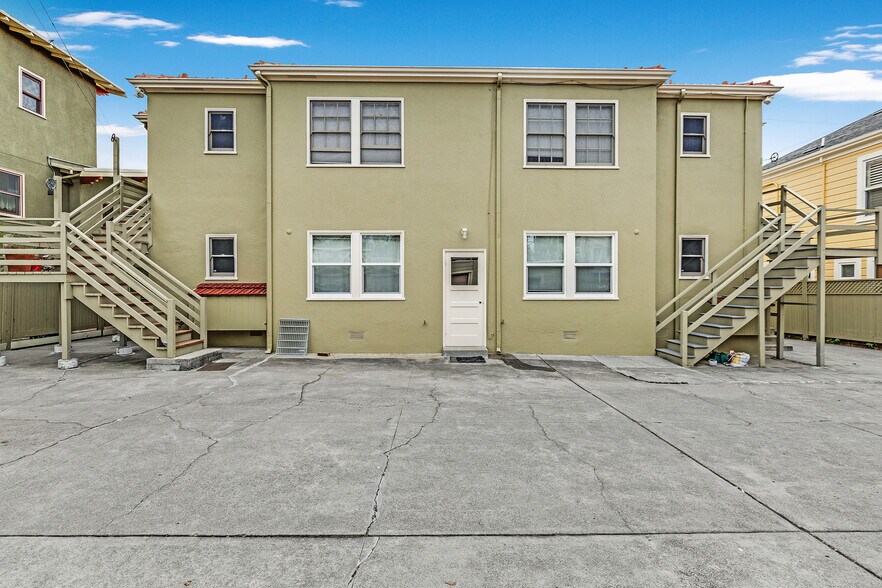 476 42nd St, Oakland, CA à vendre - Photo du bâtiment - Image 3 de 39