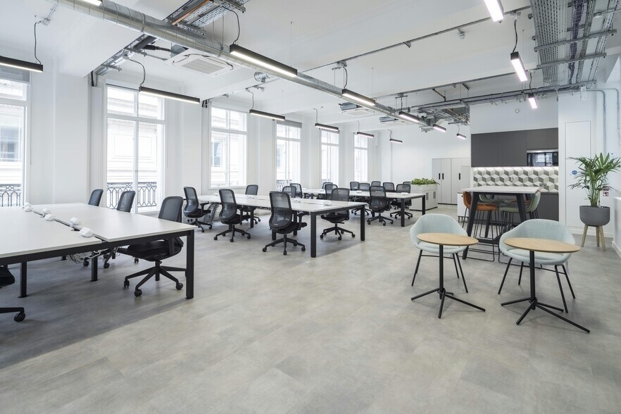 12 Little Portland St, Londres à louer - Photo intérieure - Image 2 de 80