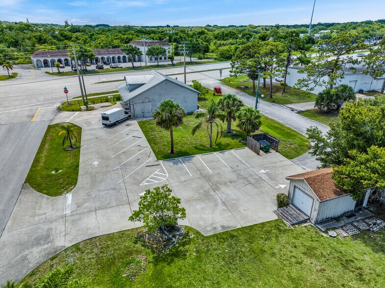 1204 S US 1, Vero Beach, FL à vendre - Photo du bâtiment - Image 2 de 22
