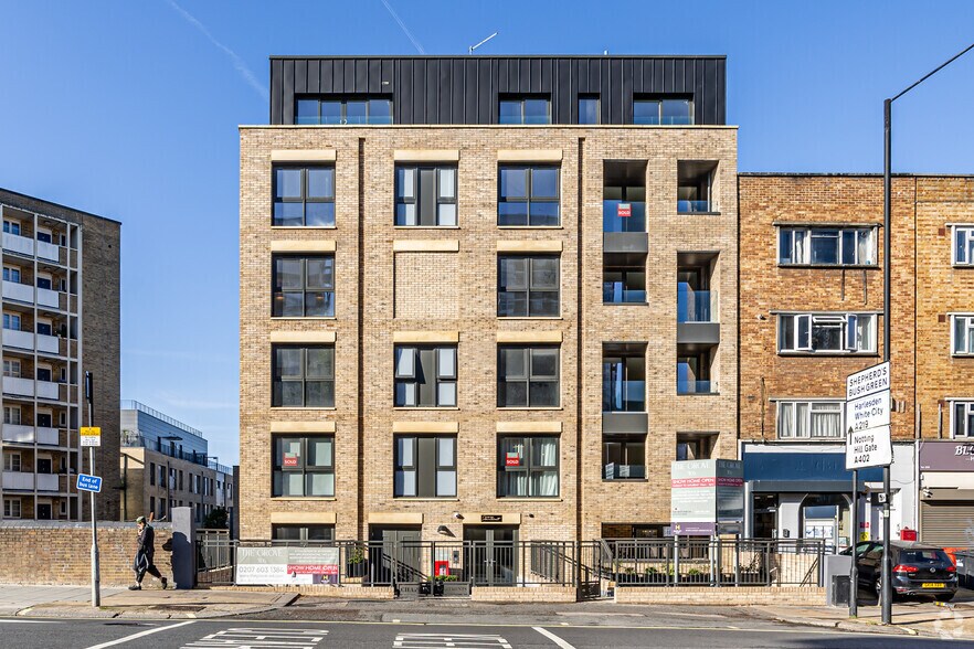 10 Shepherds Bush Rd, Londres à vendre - Photo du bâtiment - Image 3 de 3