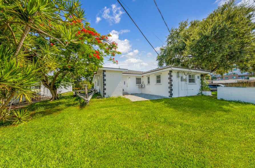 213 SE Park St, Dania, FL à vendre - Photo du bâtiment - Image 3 de 22