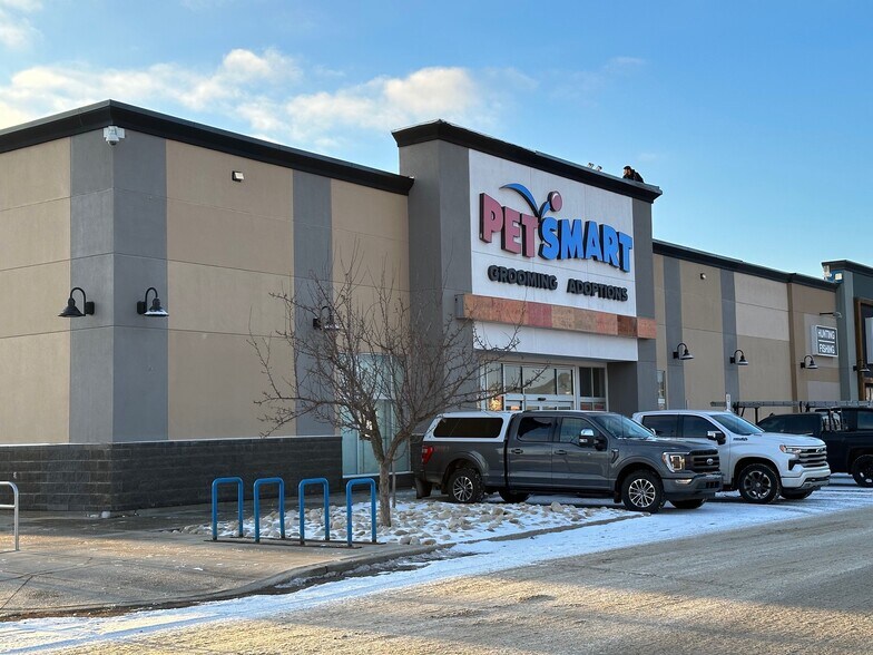 19 Riedel St, Fort McMurray, AB à louer - Photo du bâtiment - Image 3 de 6