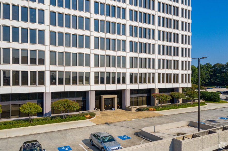 1100 Circle 75 Pky SE, Atlanta, GA for lease - Building Photo - Image 3 of 15