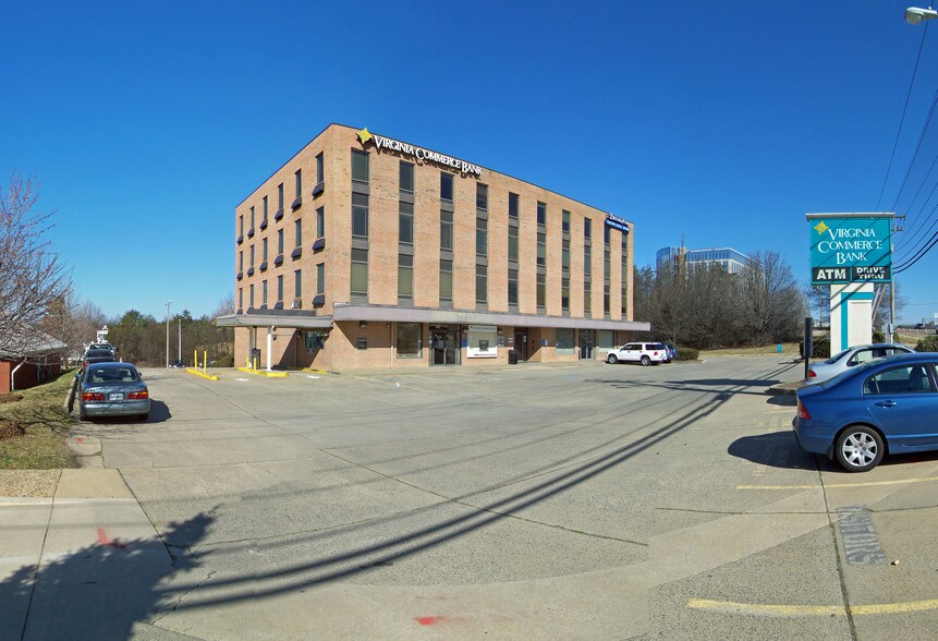 7830 Backlick Rd, Springfield, VA à louer - Photo du bâtiment - Image 2 de 10