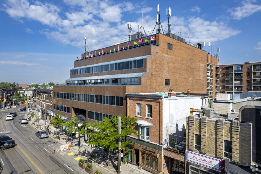 622 College St, Toronto, ON for lease - Building Photo - Image 2 of 5