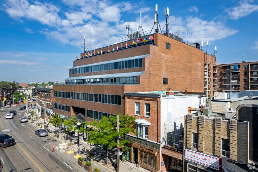622 College St, Toronto, ON for lease - Building Photo - Image 3 of 6