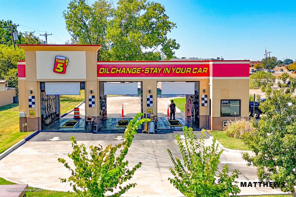 1941 Elmwood Ave, Buffalo, NY for sale Primary Photo- Image 1 of 5