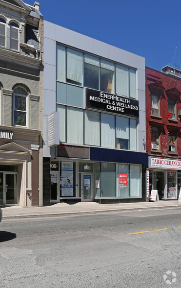 500 Yonge St, Toronto, ON à vendre - Photo principale - Image 1 de 1