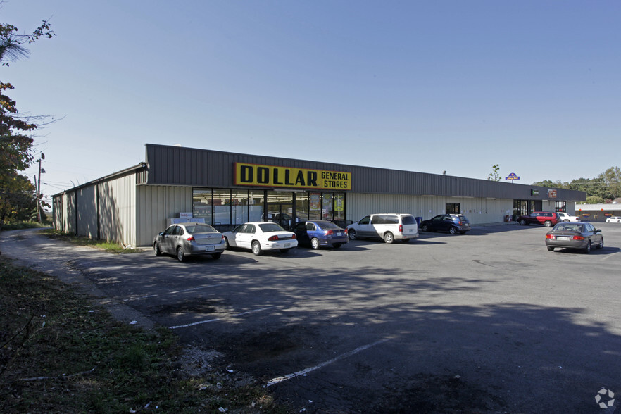 555-581 Midway Shopping Ctr, Centerville, TN for sale - Primary Photo - Image 1 of 1