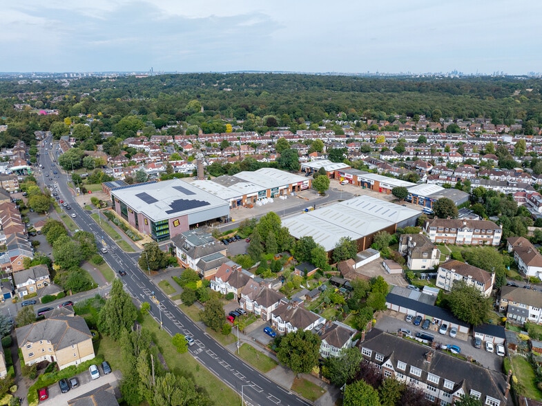 Richmond Rd, Kingston Upon Thames à louer - Photo du bâtiment - Image 3 de 4