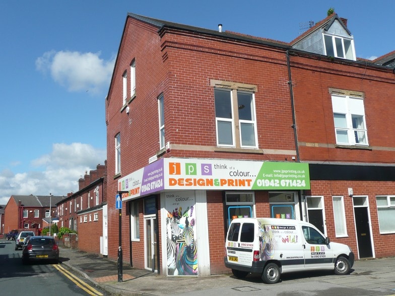 92 Railway Rd, Leigh for sale - Primary Photo - Image 1 of 22