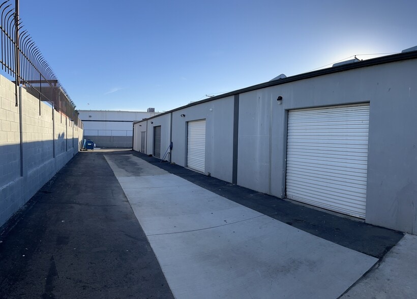 2413 S Broadway, Santa Ana, CA for lease - Building Photo - Image 3 of 7