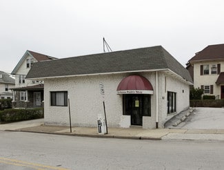 Plus de détails pour 8232 West Chester Pike, Upper Darby, PA - Commerce de détail à louer