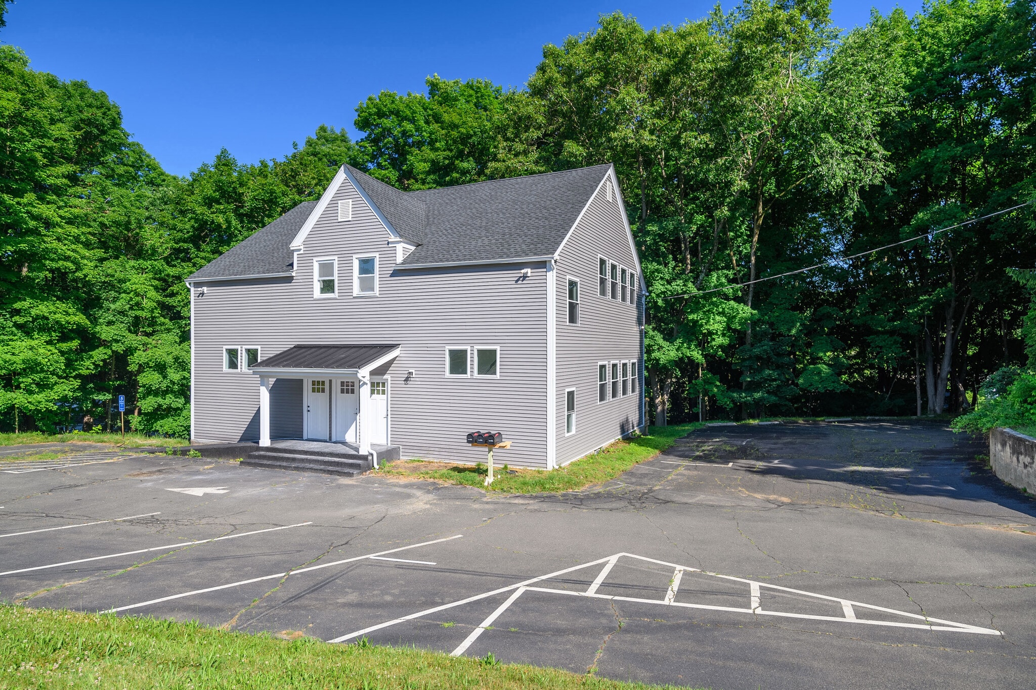 5 Riverside Rd, Sandy Hook, CT for lease Primary Photo- Image 1 of 9