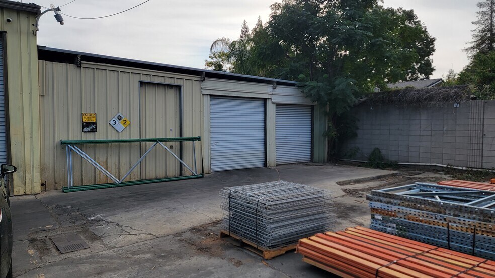 2612 Woodland Ave, Modesto, CA à louer - Photo du bâtiment - Image 2 de 11