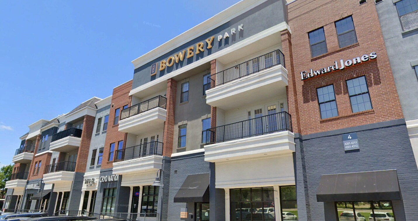 2570 Justin Rd, Lewisville, TX à louer Photo principale- Image 1 de 7