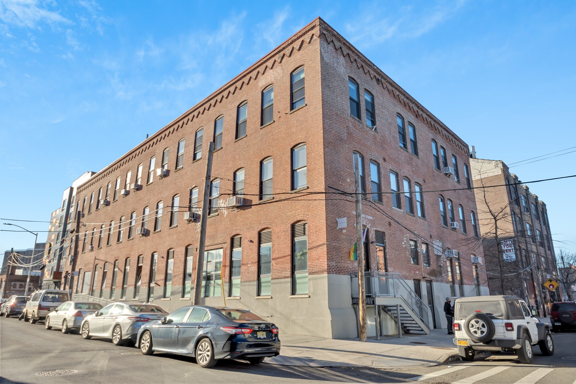 199 Cook St, Brooklyn, NY à louer Photo principale- Image 1 de 17