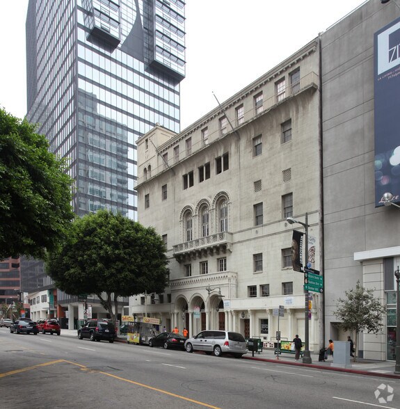 940 S Figueroa St, Los Angeles, CA à vendre - Photo du bâtiment - Image 3 de 4