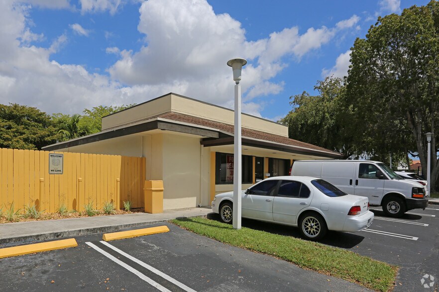 9260-9290 Hammocks Blvd, Miami, FL à louer - Photo du bâtiment - Image 2 de 5
