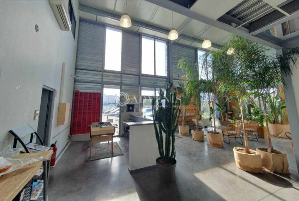 Office in Lunel-Viel for lease Interior Photo- Image 1 of 10