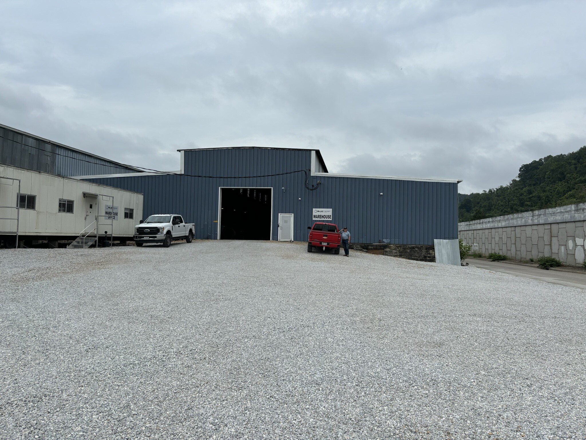 Industrial in Bellaire, OH for lease Primary Photo- Image 1 of 8