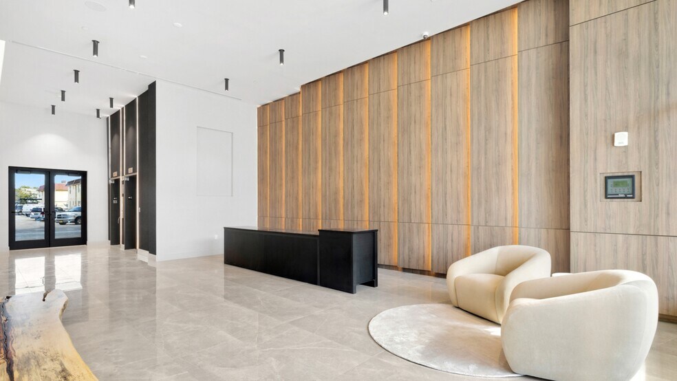 800 N Federal Hwy, Hallandale Beach, FL for sale - Lobby - Image 3 of 10