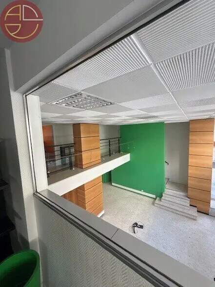 Retail in Toulouse for lease - Interior Photo - Image 2 of 8
