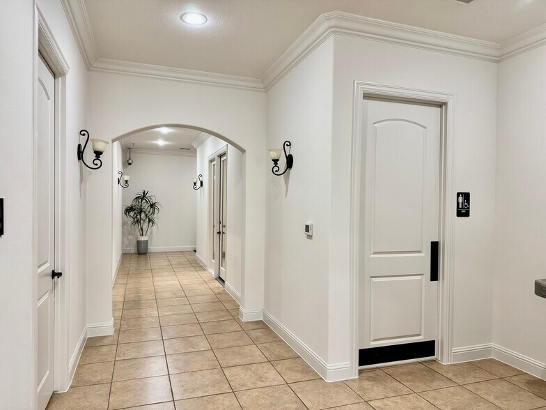 3419 Cross Timbers Rd, Flower Mound, TX à vendre - Photo du bâtiment - Image 3 de 5