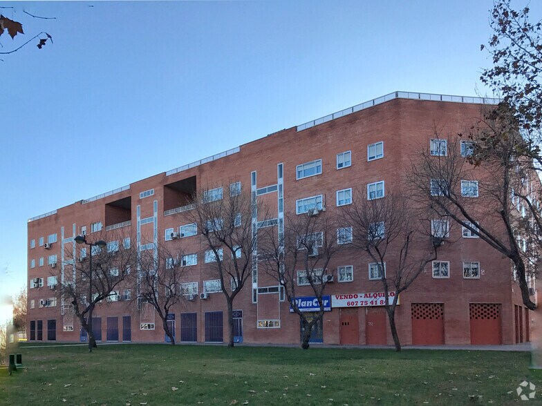 Calle Alhaquén, 8, Getafe, Madrid à louer - Photo du bâtiment - Image 2 de 2