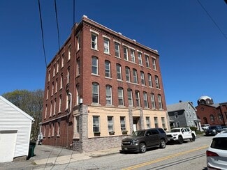 Plus de détails pour 112 School St, Clinton, MA - Multi-résidentiel à vendre