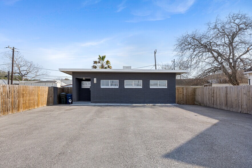 525 Clifford St, Corpus Christi, TX à vendre - Photo du bâtiment - Image 3 de 33